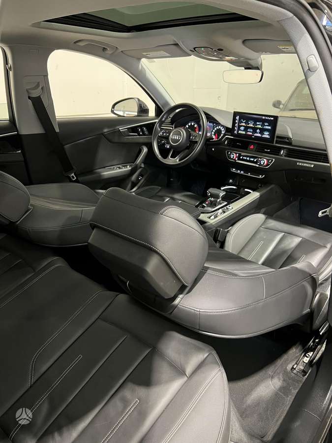 Audi A4, 2.0 l., Седан