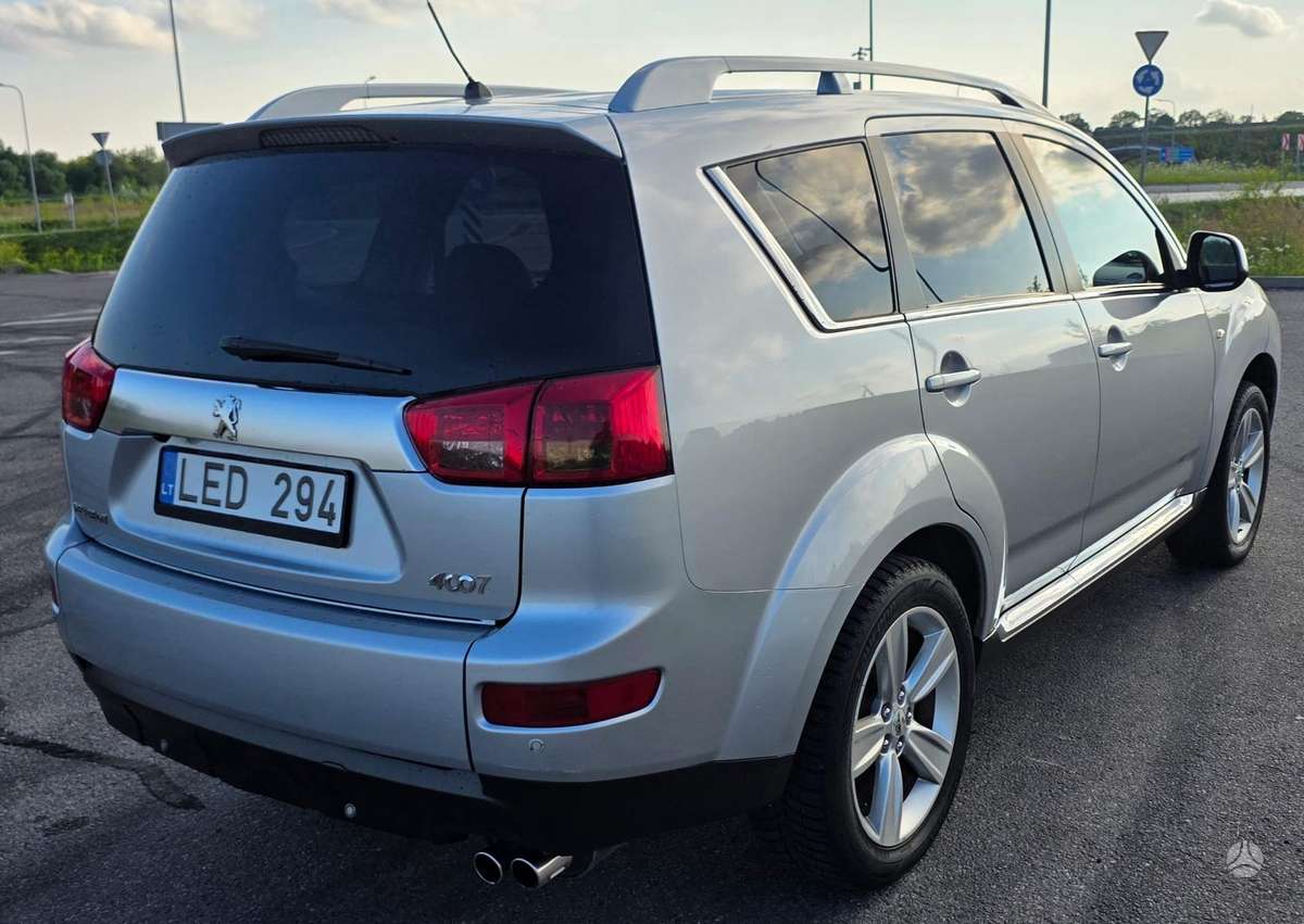 Peugeot 4007 - 5