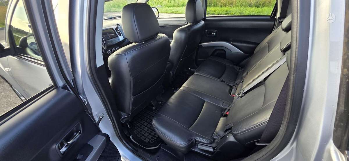 Peugeot 4007 - 7