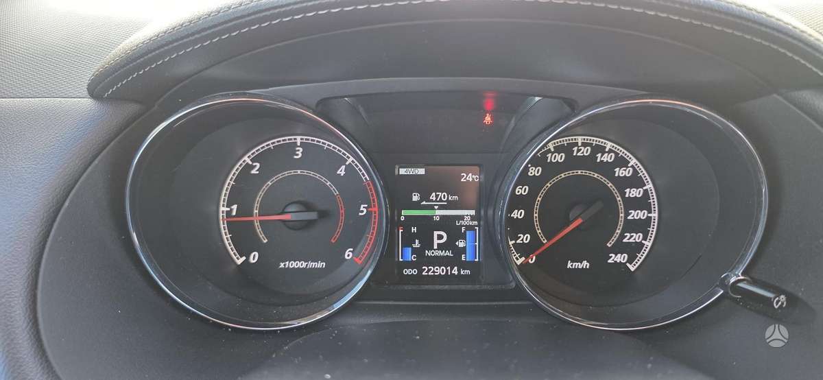 Peugeot 4007 - 8