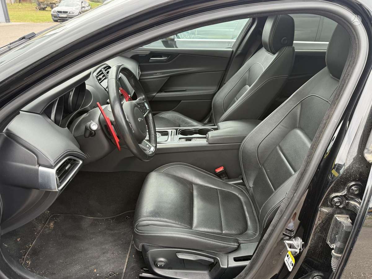 Jaguar XE, 2.0 l., Седан