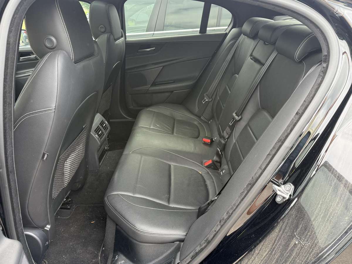 Jaguar XE, 2.0 l., Седан