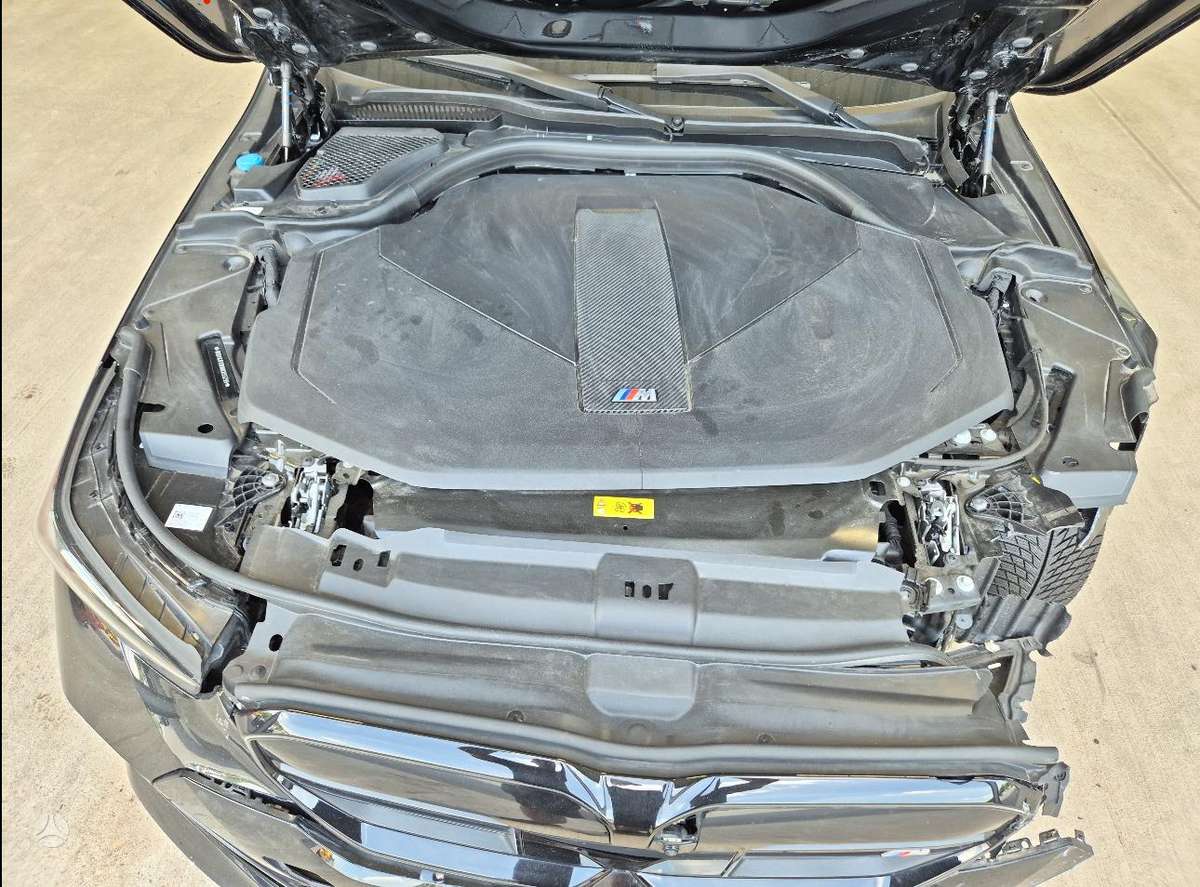 BMW i5, sedanas