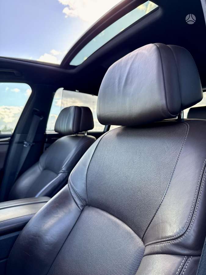 BMW 550, 4.4 l., Седан