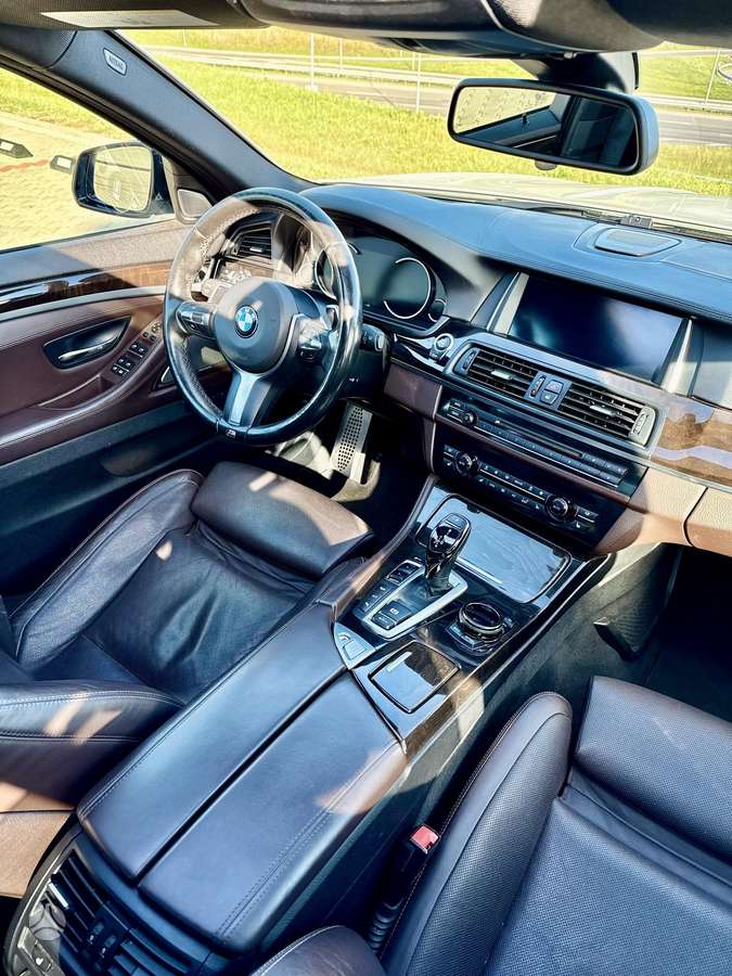 BMW 550, 4.4 l., Седан