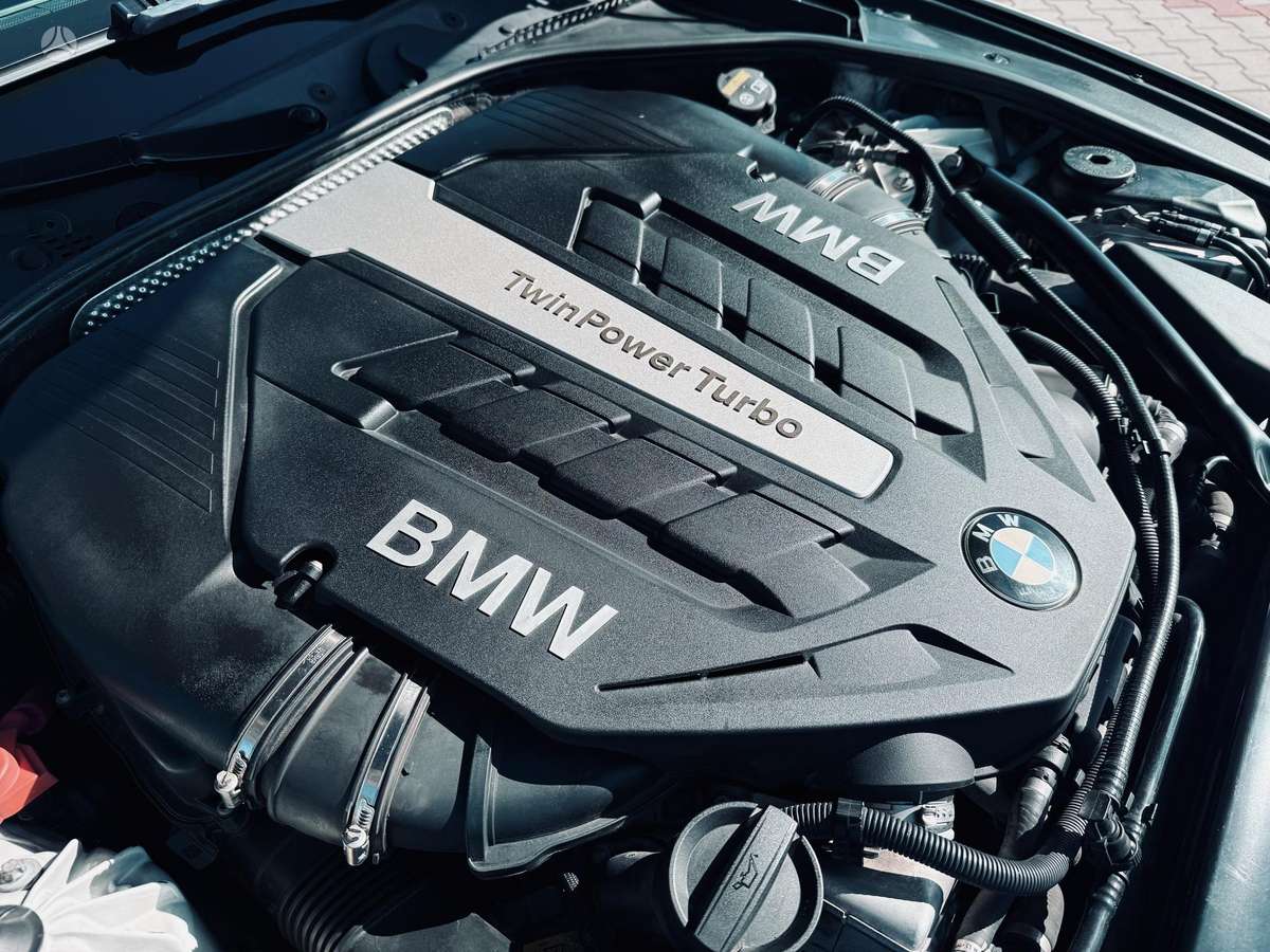BMW 550, 4.4 l., Седан