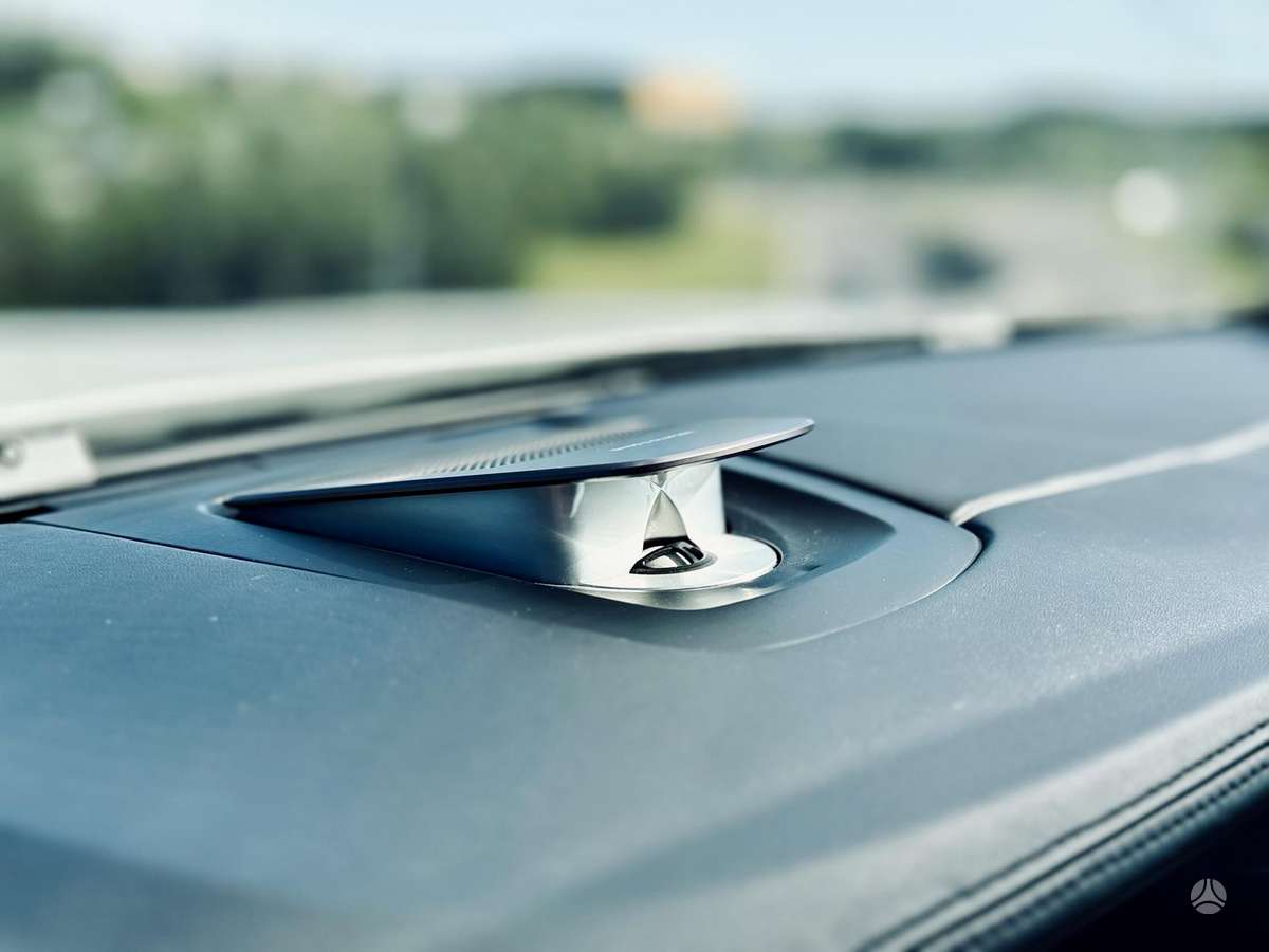 BMW 550, 4.4 l., Седан