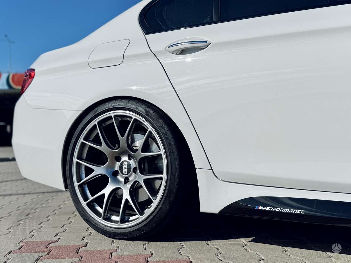 BMW 550, 4.4 l., Седан
