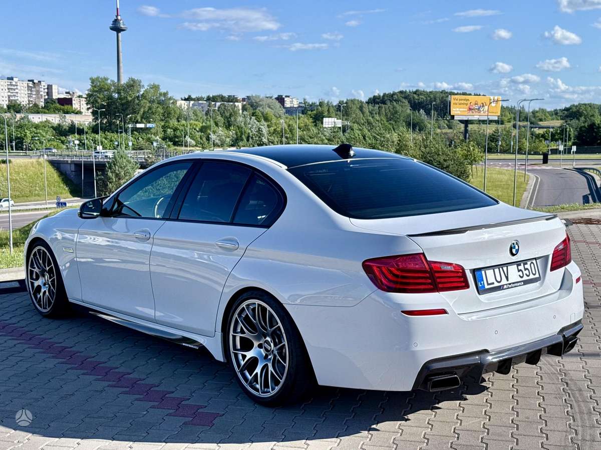 BMW 550, 4.4 l., Седан