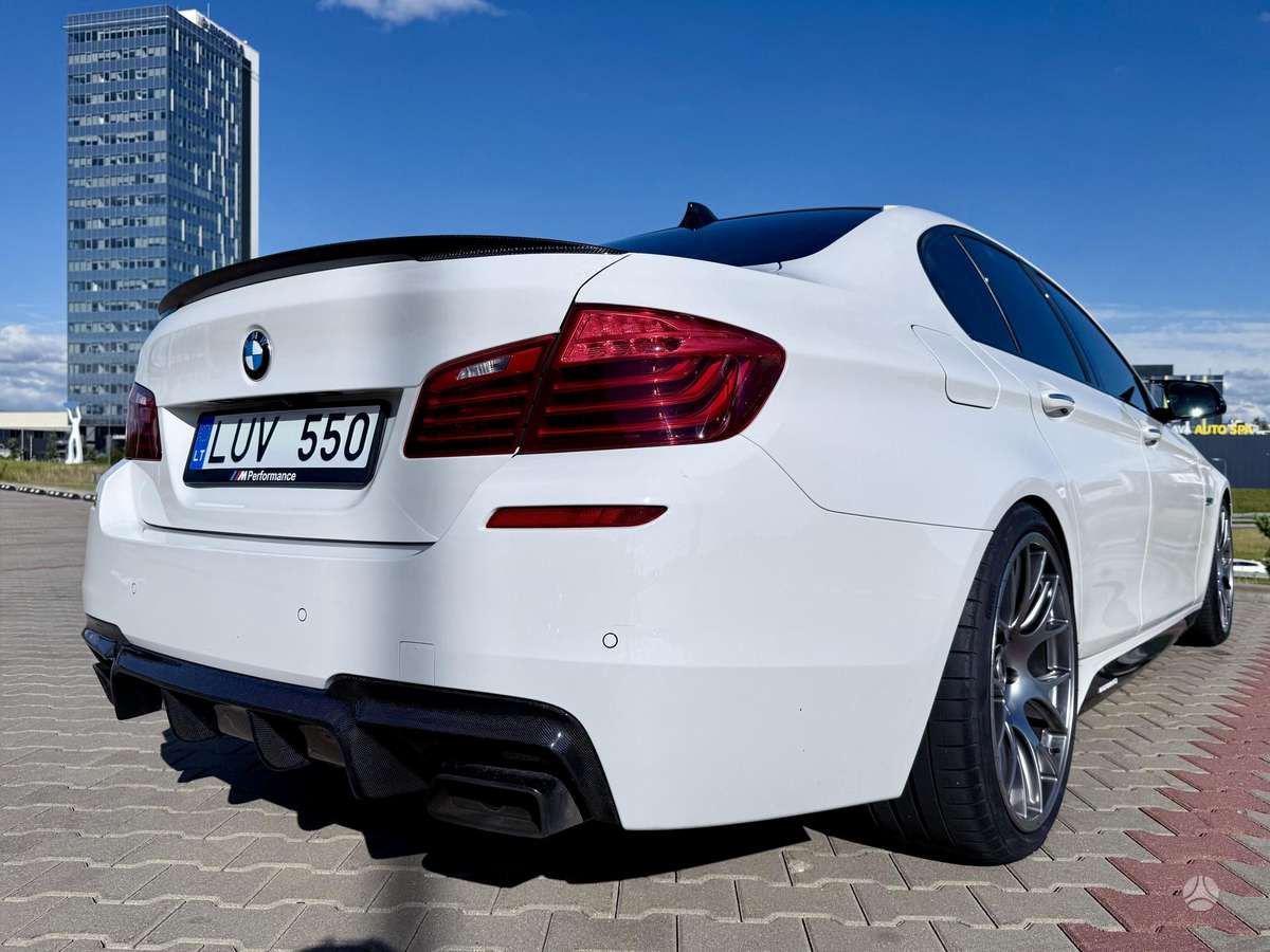 BMW 550, 4.4 l., Седан