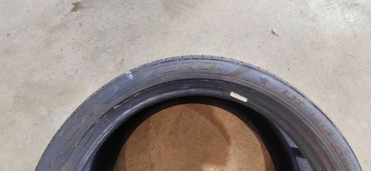 Pirelli P Zero PZ4, летние 275/40 R22