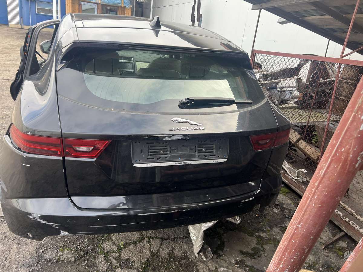 Jaguar E-Pace, 2.0 l., visureigis / krosoveris