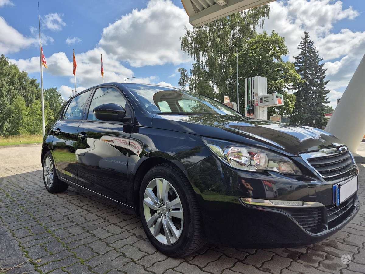 Peugeot 308 - 8