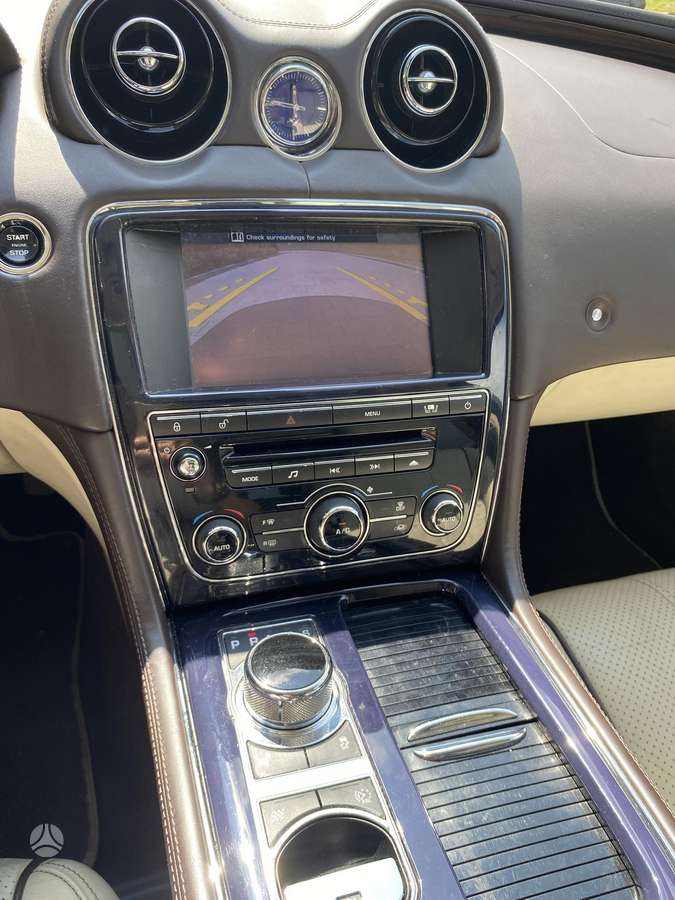 Jaguar XJ, 3.0 l., Седан
