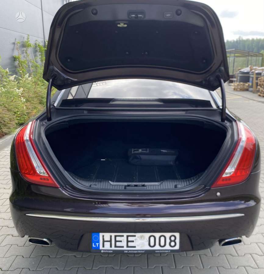 Jaguar XJ, 3.0 l., Седан