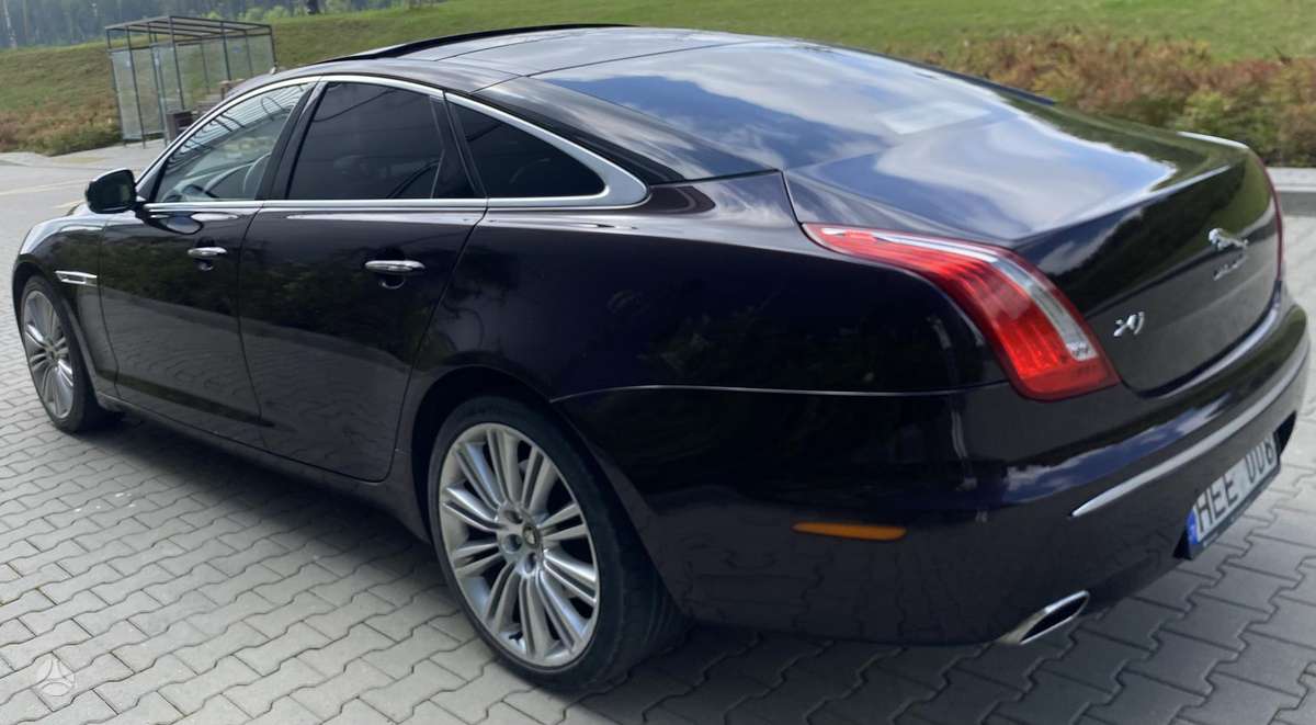 Jaguar XJ, 3.0 l., Седан
