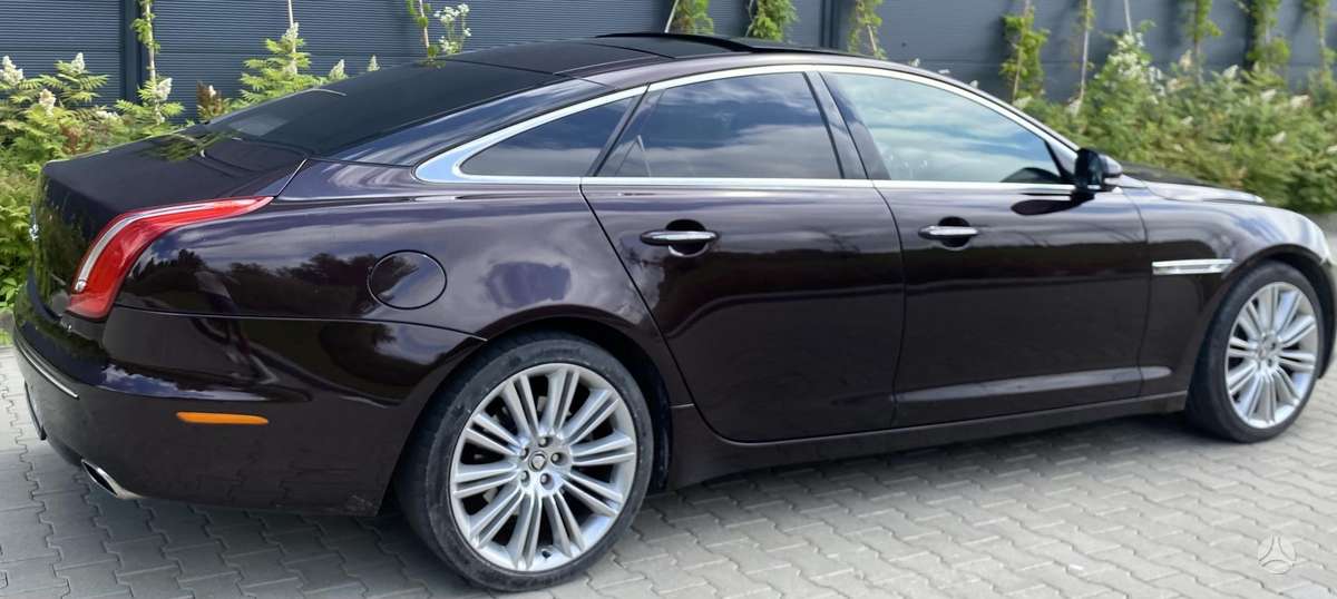 Jaguar XJ, 3.0 l., Седан