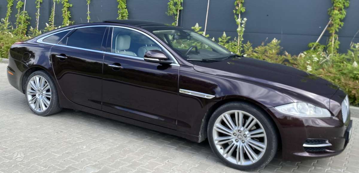Jaguar XJ, 3.0 l., Седан