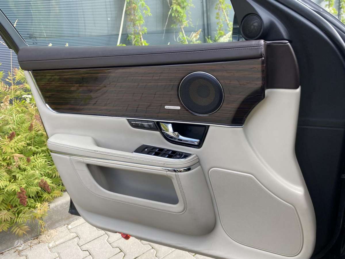 Jaguar XJ, 3.0 l., Седан