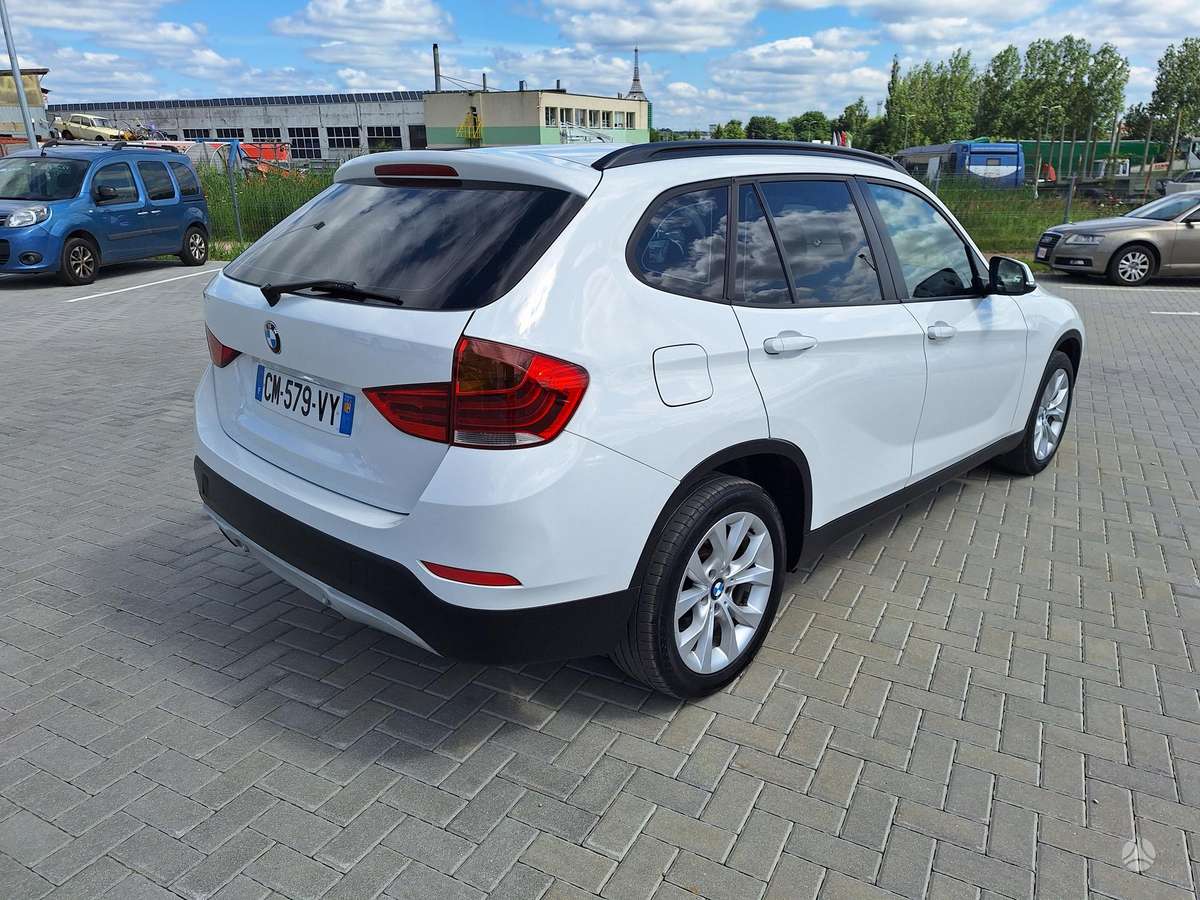 BMW X1, 2.0 l., Внедорожник / Кроссовер