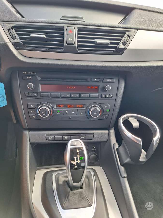 BMW X1, 2.0 l., Внедорожник / Кроссовер