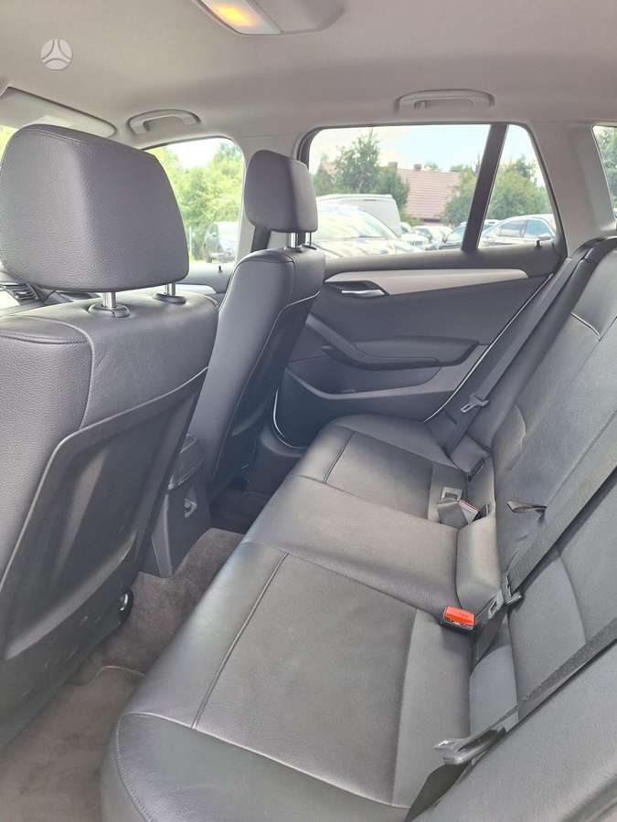 BMW X1, 2.0 l., Внедорожник / Кроссовер