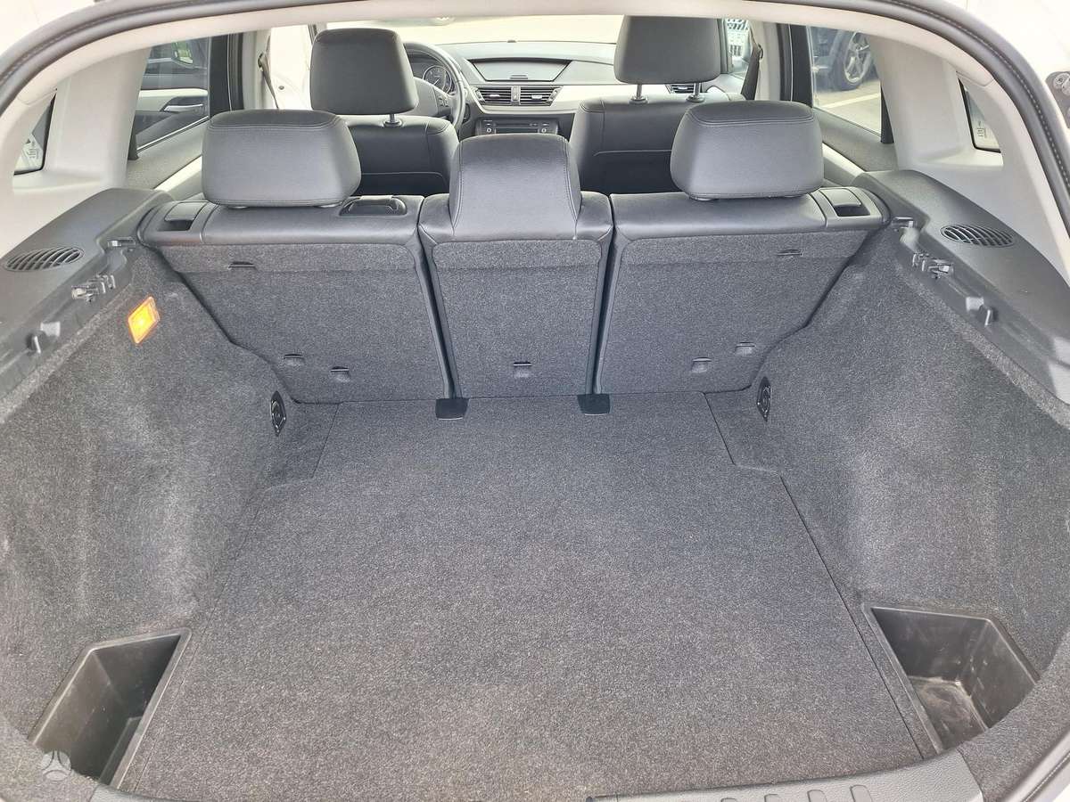 BMW X1, 2.0 l., Внедорожник / Кроссовер
