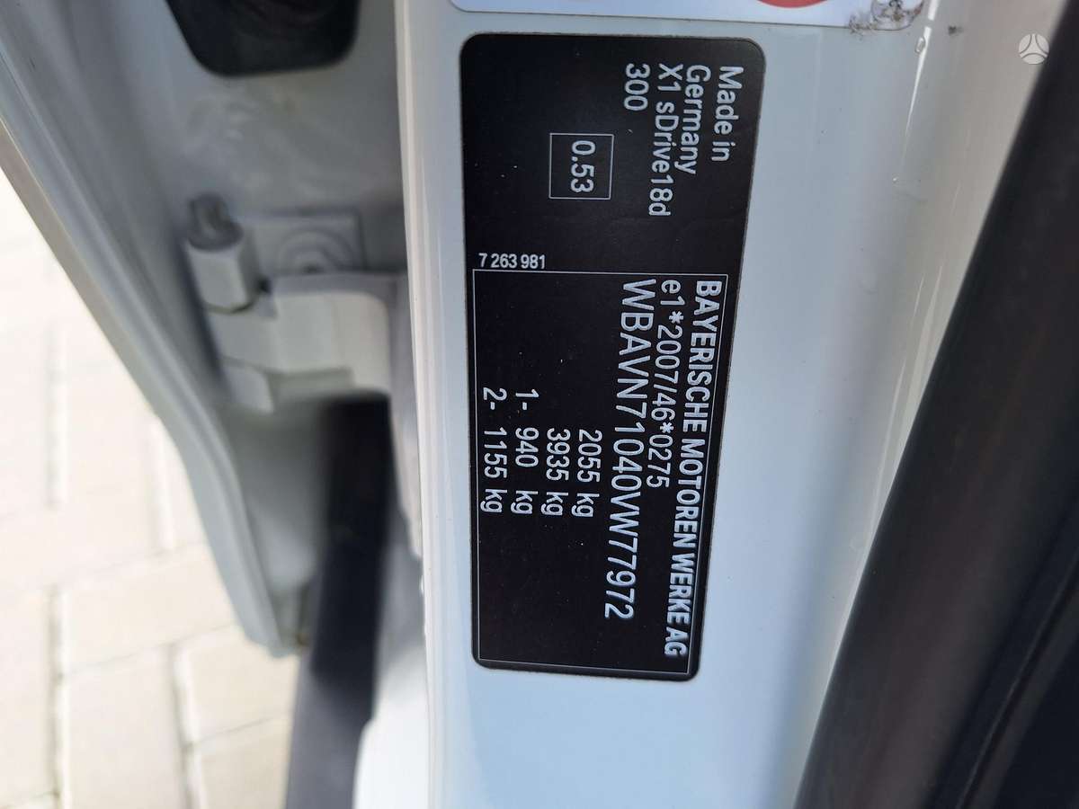 BMW X1, 2.0 l., off-road / crossover
