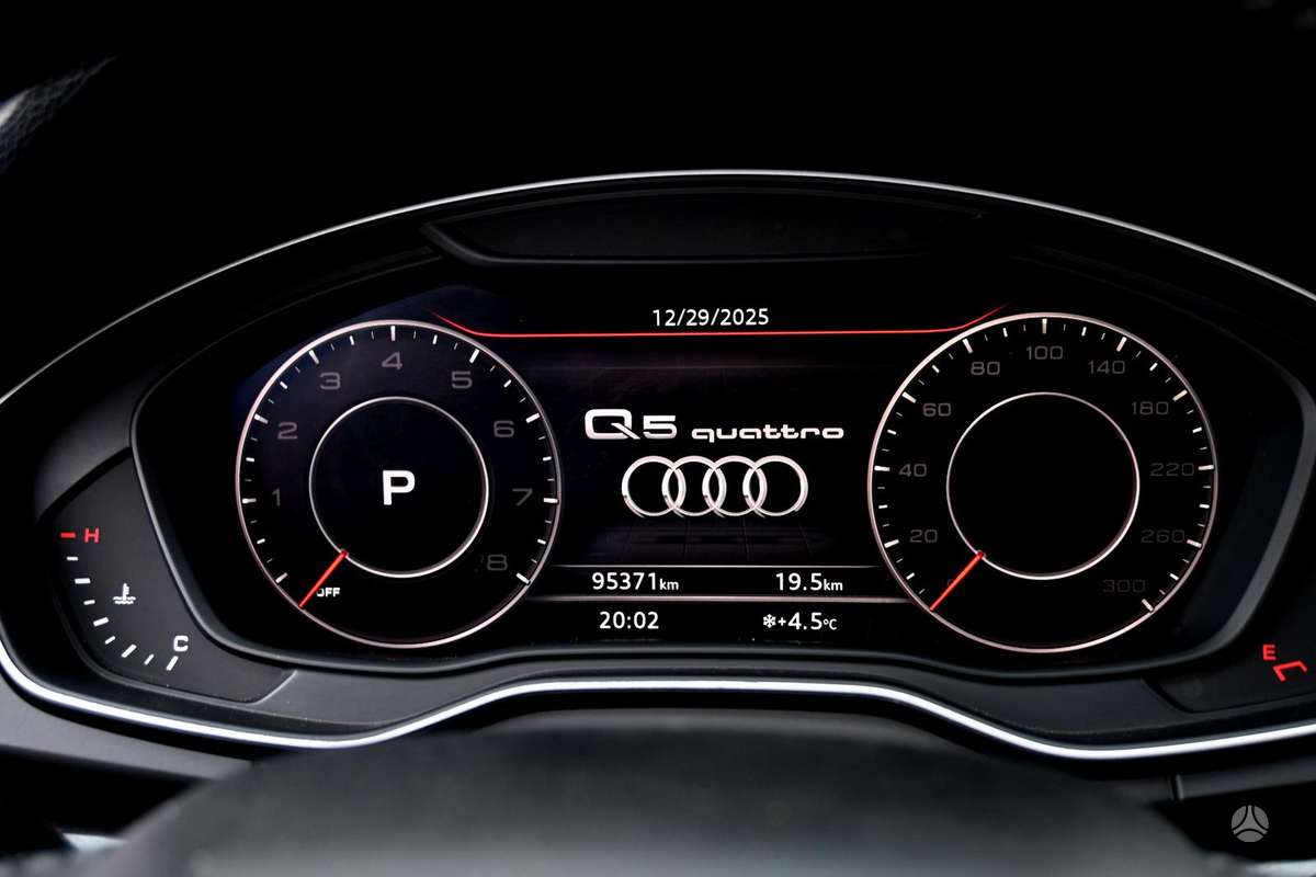 Audi Q5, 2.0 l., off-road / crossover