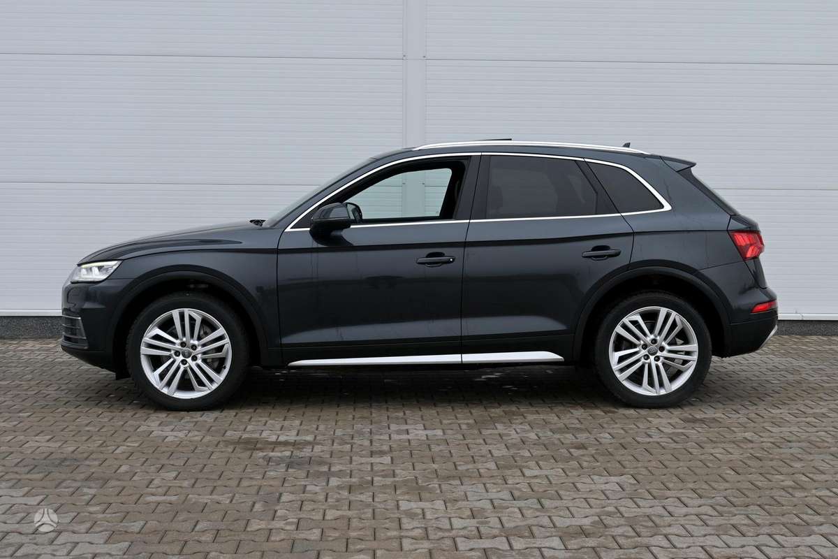 Audi Q5, 2.0 l., off-road / crossover