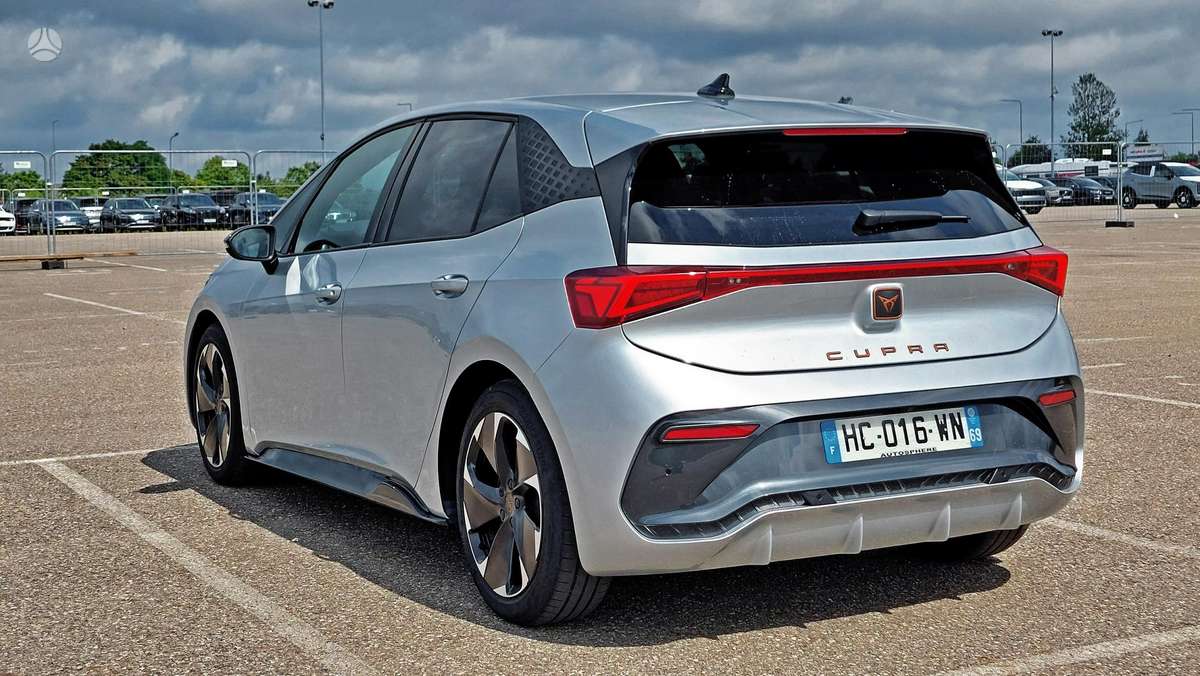 Cupra Born, 63 кВт·ч, Хэтчбек