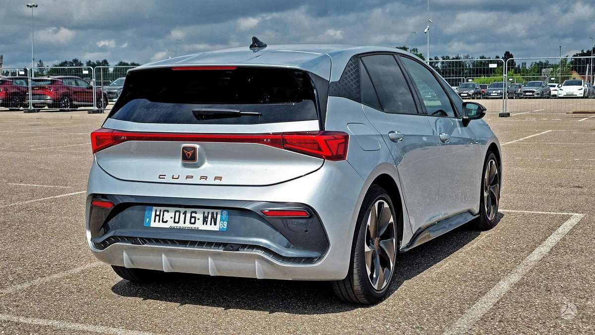 Cupra Born, 63 кВт·ч, Хэтчбек