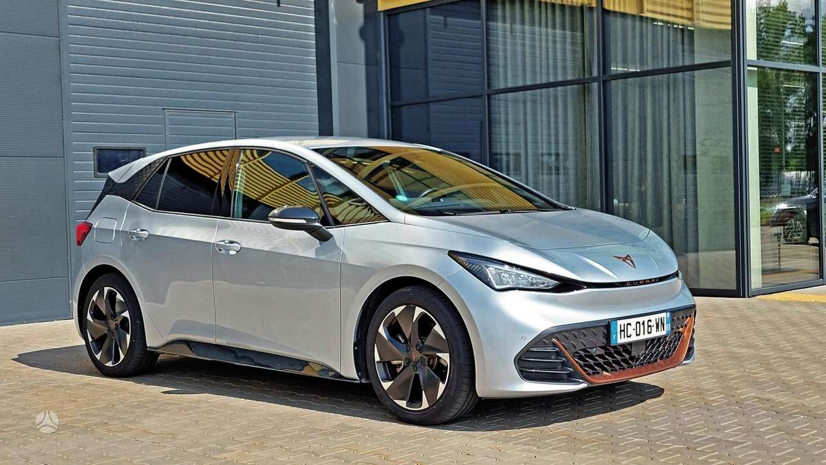 Cupra Born, 63 кВт·ч, Хэтчбек