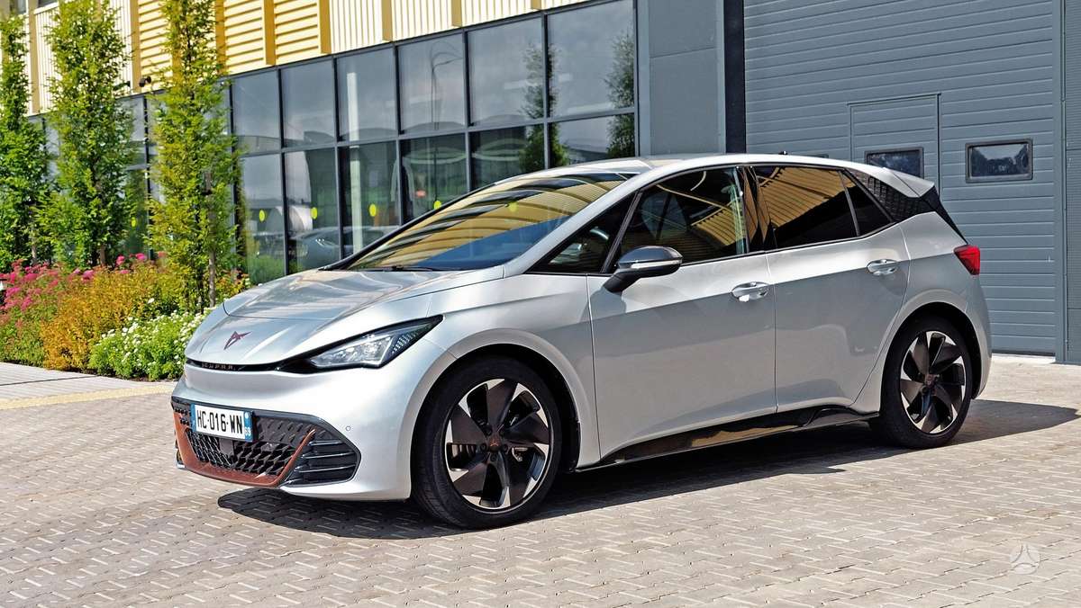Cupra Born, 63 кВт·ч, Хэтчбек