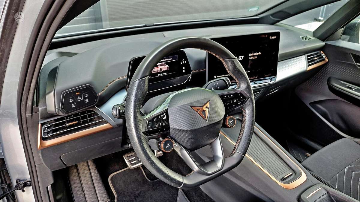 Cupra Born, 63 кВт·ч, Хэтчбек