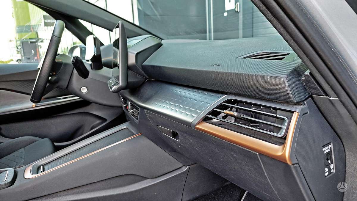 Cupra Born, 63 кВт·ч, Хэтчбек