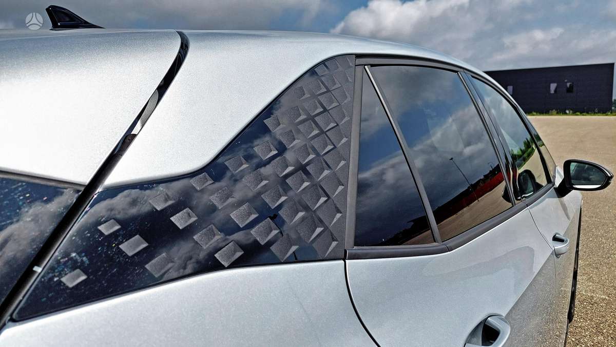 Cupra Born, 63 кВт·ч, Хэтчбек