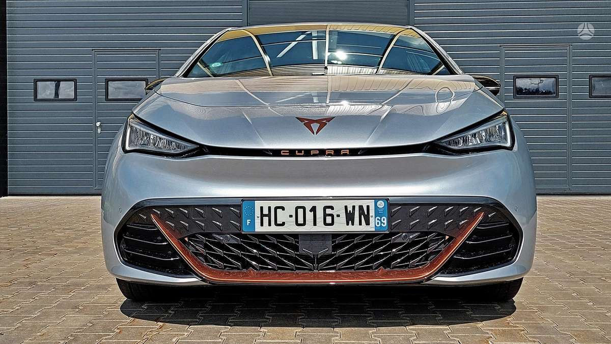 Cupra Born, 63 кВт·ч, Хэтчбек