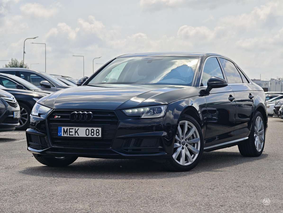 Audi A4, 2.0 l., Седан