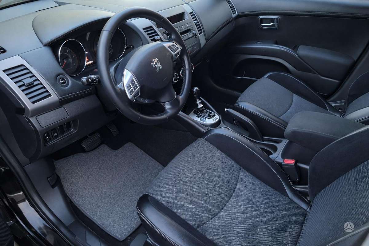 Peugeot 4007 - 8