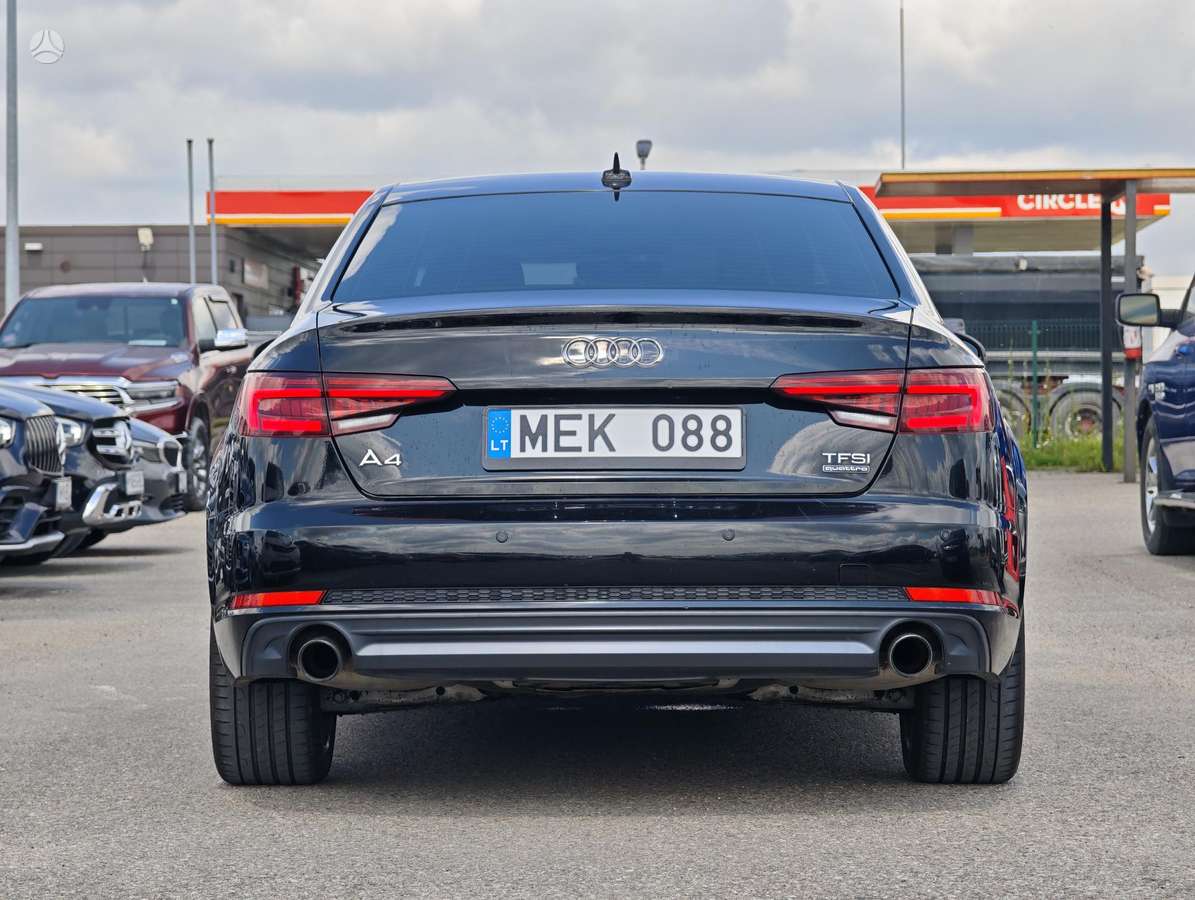 Audi A4, 2.0 l., Седан
