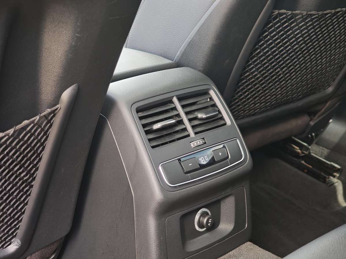Audi A4, 2.0 l., Седан