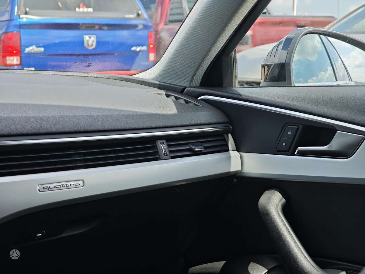 Audi A4, 2.0 l., Седан