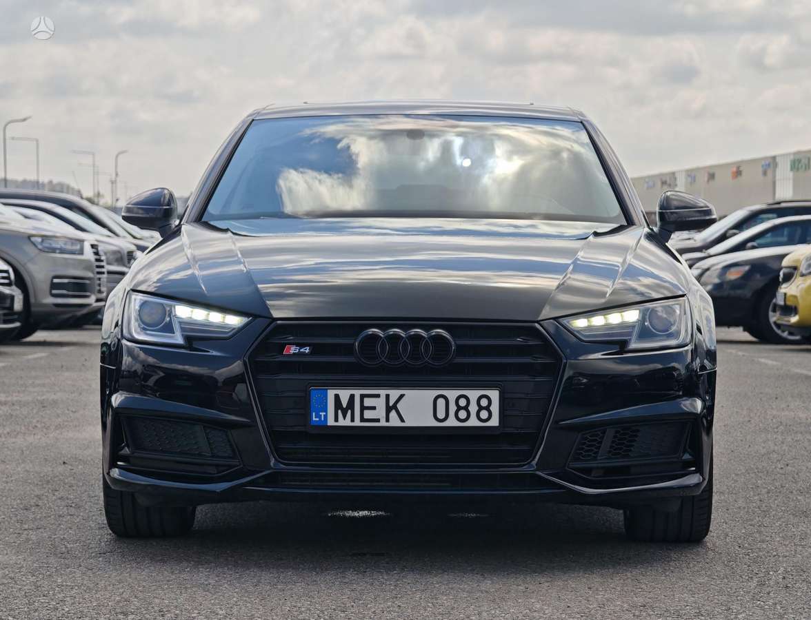 Audi A4, 2.0 l., sedanas