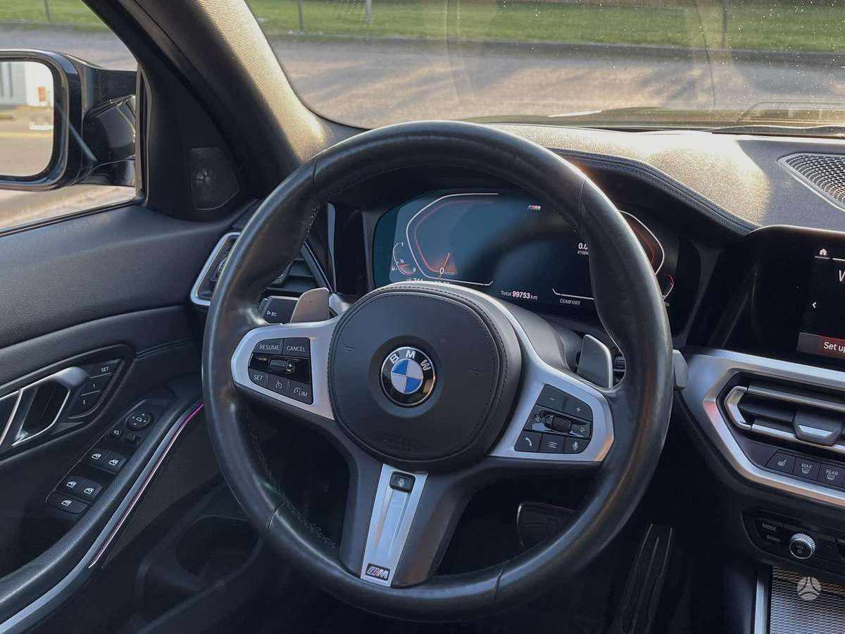 BMW 330, 2.0 l., Седан