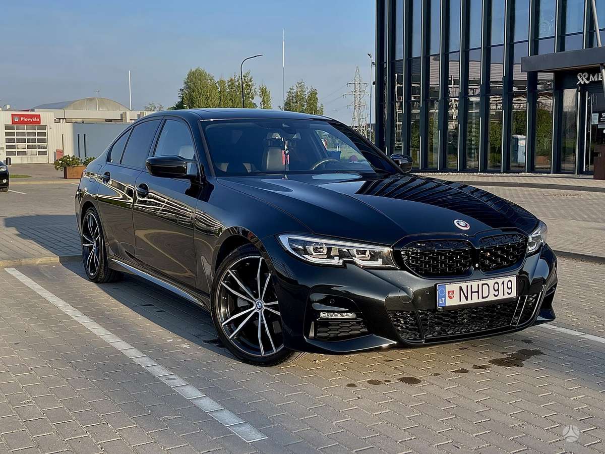 BMW 330, 2.0 l., Седан