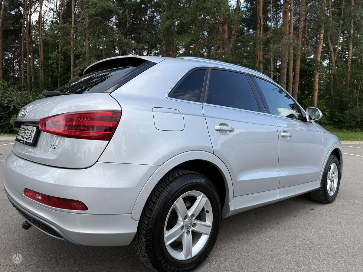 Audi Q3, 2.0 l., Хэтчбек