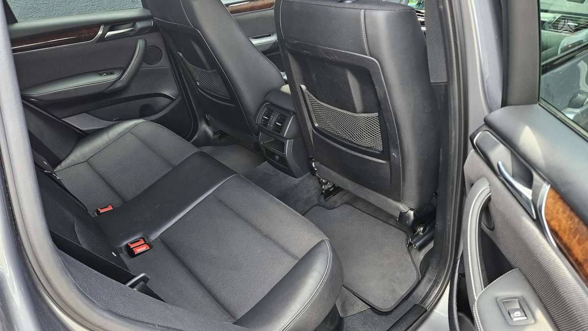 BMW X3, 2.0 l., off-road / crossover