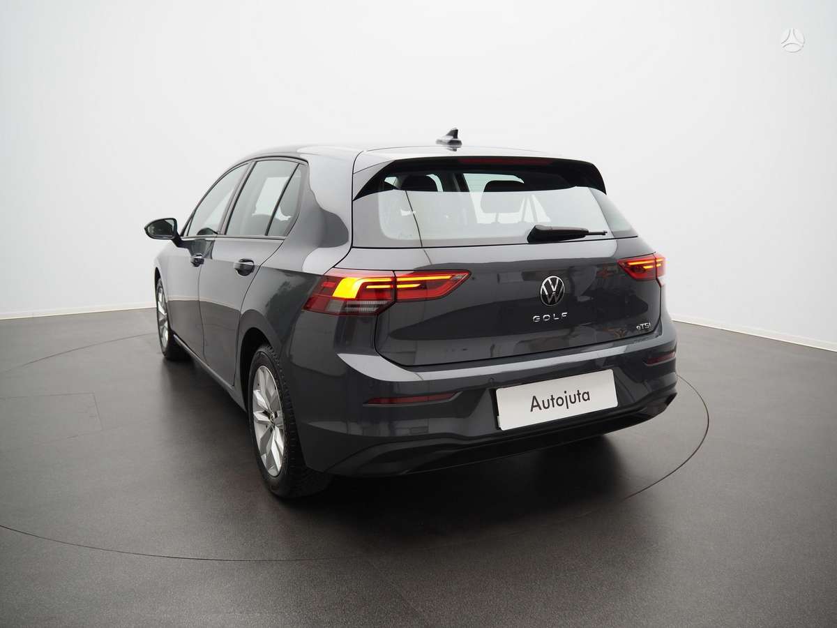 Volkswagen Golf - 6