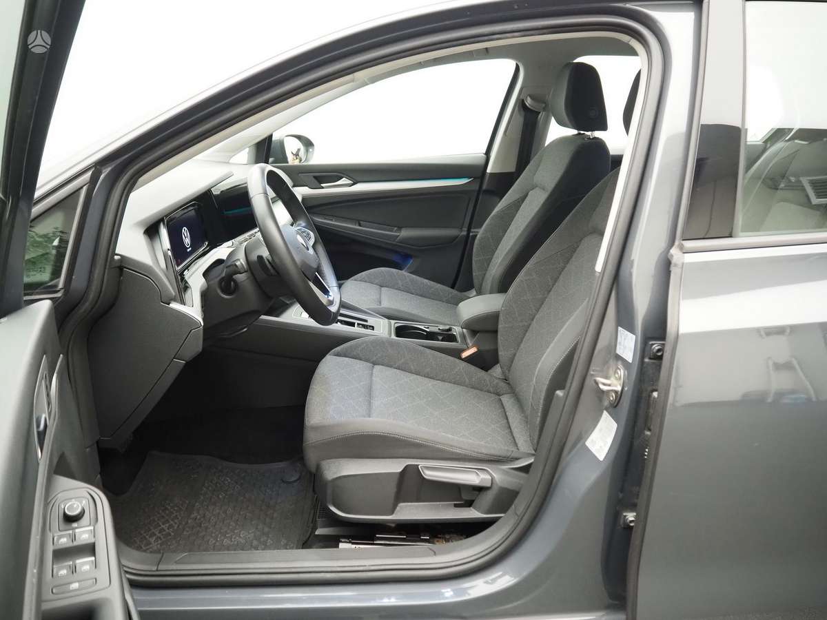 Volkswagen Golf - 8